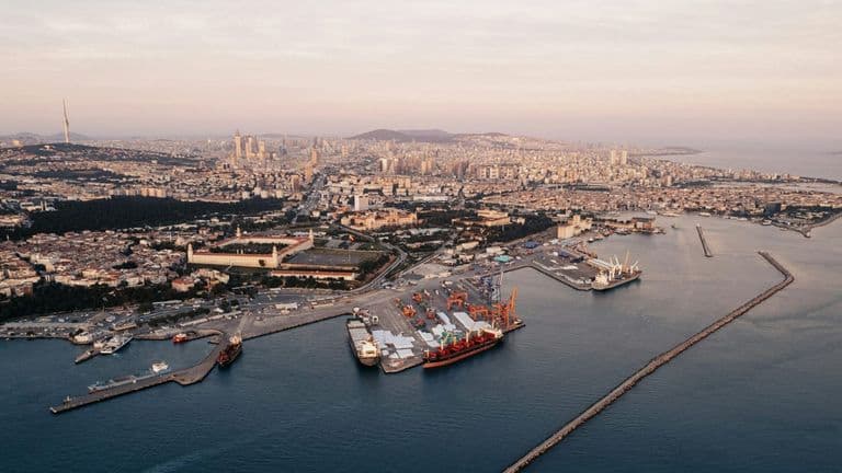 U.S. Imposes 10% Global Tariff: Strategic Implications for American Businesses