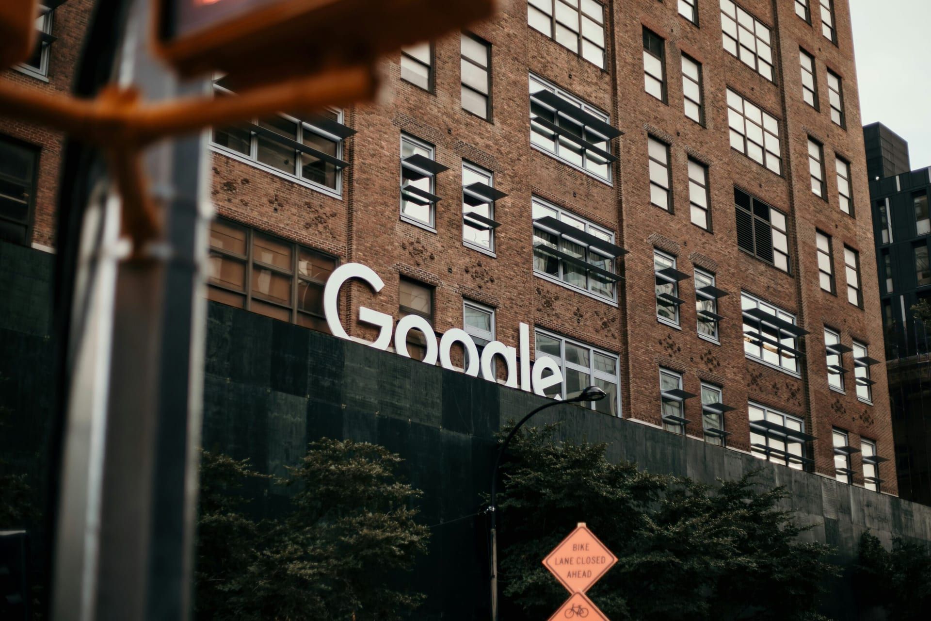 Tech Layoffs Continue to Accelerate as Microsoft and Google Scale Back Workforce