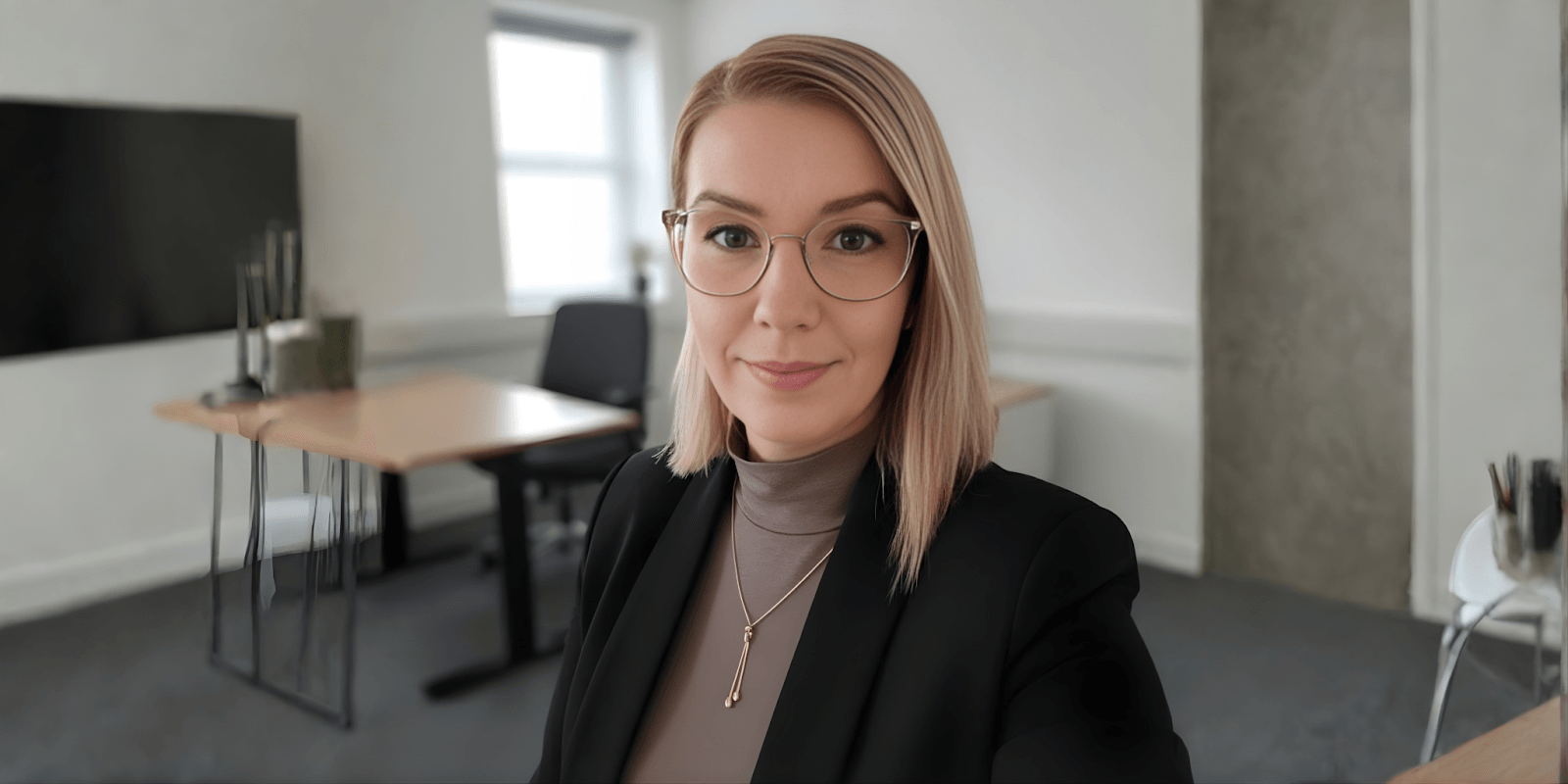 "Andreea Smochina, CEO of The Mentor’s Table, empowering entrepreneurs with strategic coaching to achieve long-term success in business."