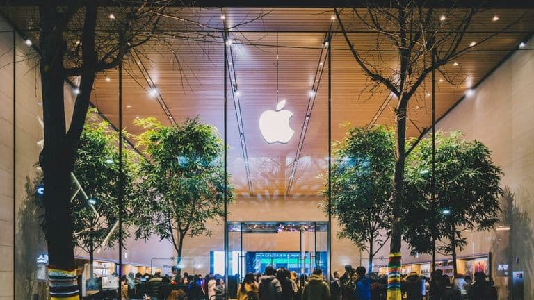 Apple Commits $100B to U.S. Manufacturing, Emphasizes Strategic Reshoring