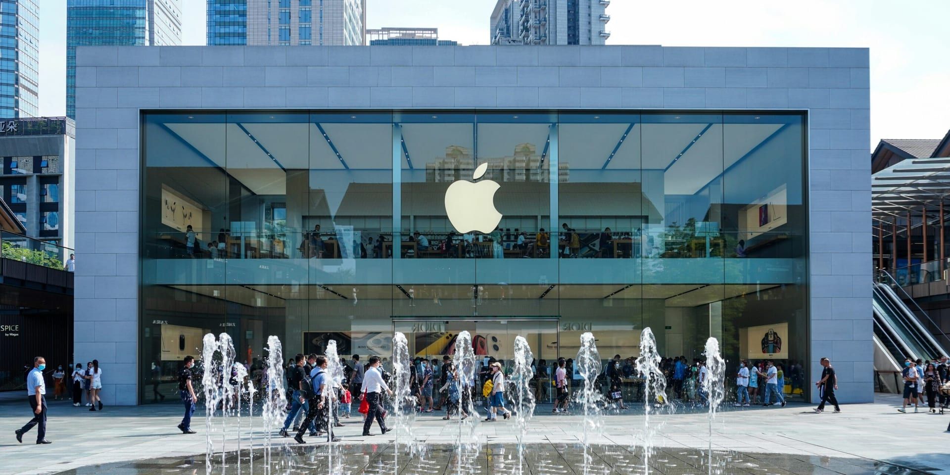 Apple Reports Record iPhone Sales in Strong Q1 Results