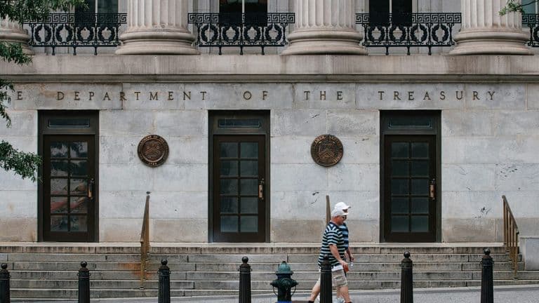 U.S. Federal Reserve Stands Firm on High Interest Rates as Economic Landscape Remains Unsettled