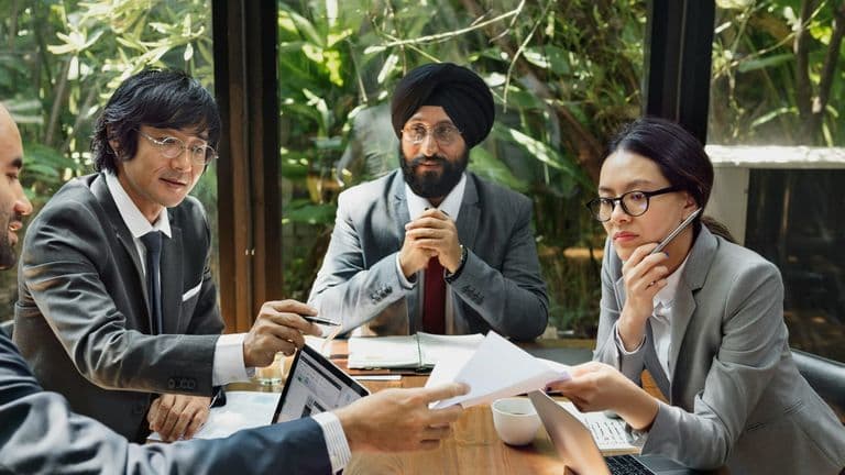 Oracle Leverages Analyst Meeting to Emphasize AI Strategy and Future Growth Narrative