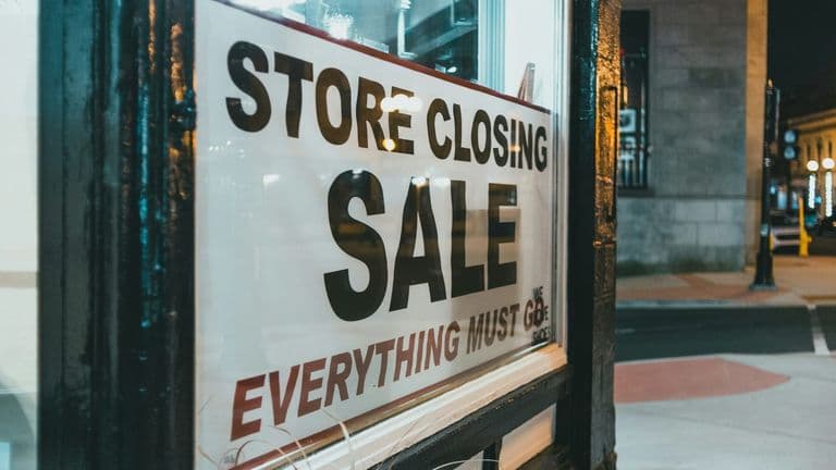 Major U.S. Retailers Announce Store Closures Amid Economic Pressures