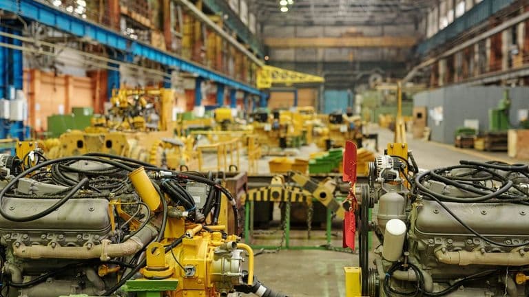 Tariffs and Federal Spending Cuts Impact U.S. Business Growth