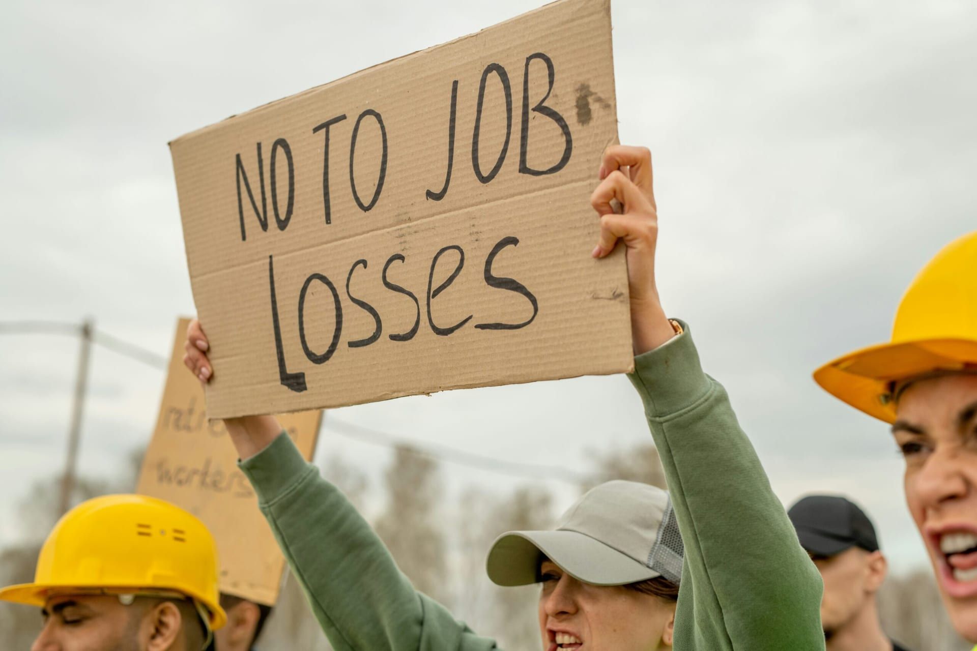US Financial Markets Drop as January Jobs Report Signals Strong Labor Market Amid Inflation Woes