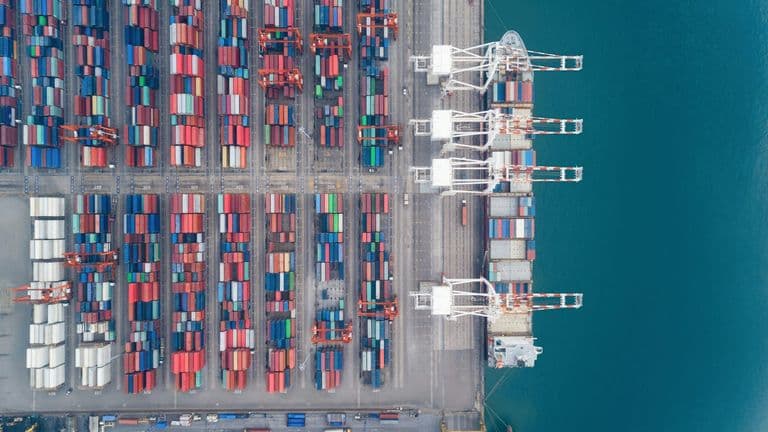Global Economic Outlook Faces Heightened Risks Amid Escalating Trade Tensions
