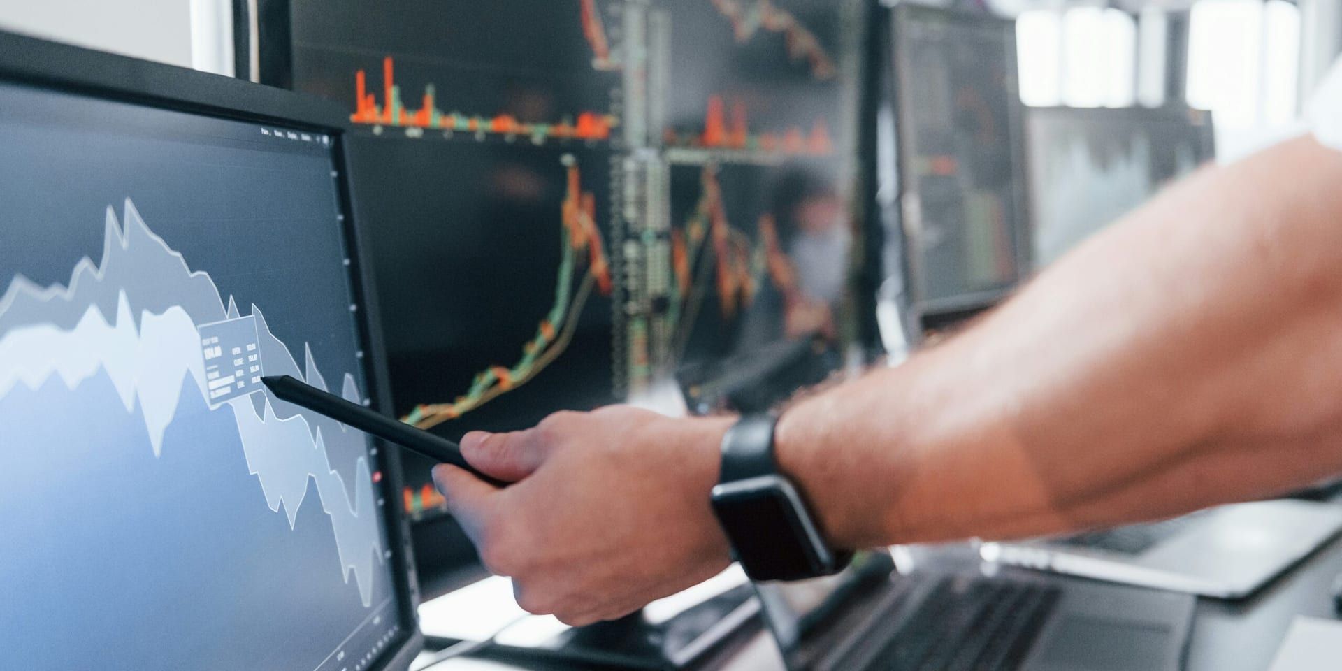 Markets Gain as Corporate Earnings and Service-Sector Expansion Bolster Optimism