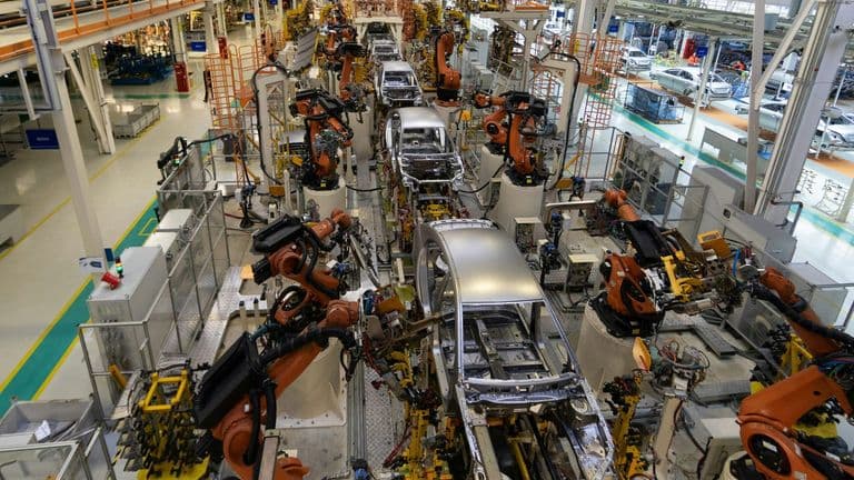 Challenges Mount for U.S. Manufacturing Amidst Persistent Tariff Disruptions
