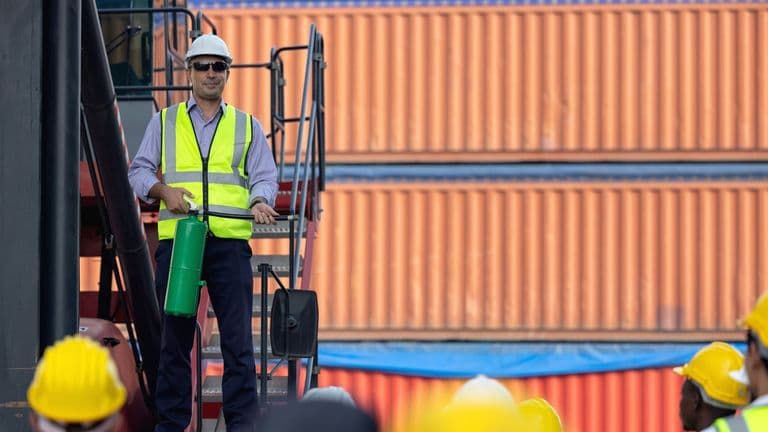 Trump’s Tariff Threats Disrupt Global Markets; Technology Stocks Struggle