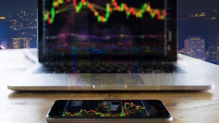Tech Giants Propel Market Growth Despite Economic Uncertainty