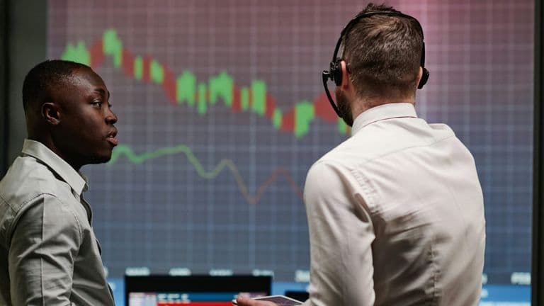 U.S. Stock Markets Surge Toward Record Highs Amid Positive Economic Indicators
