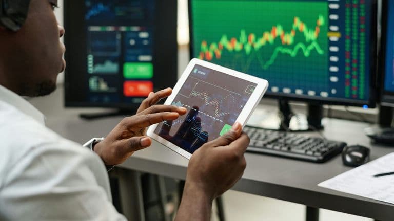 Tech Giants Struggling as Market Sentiment Shifts