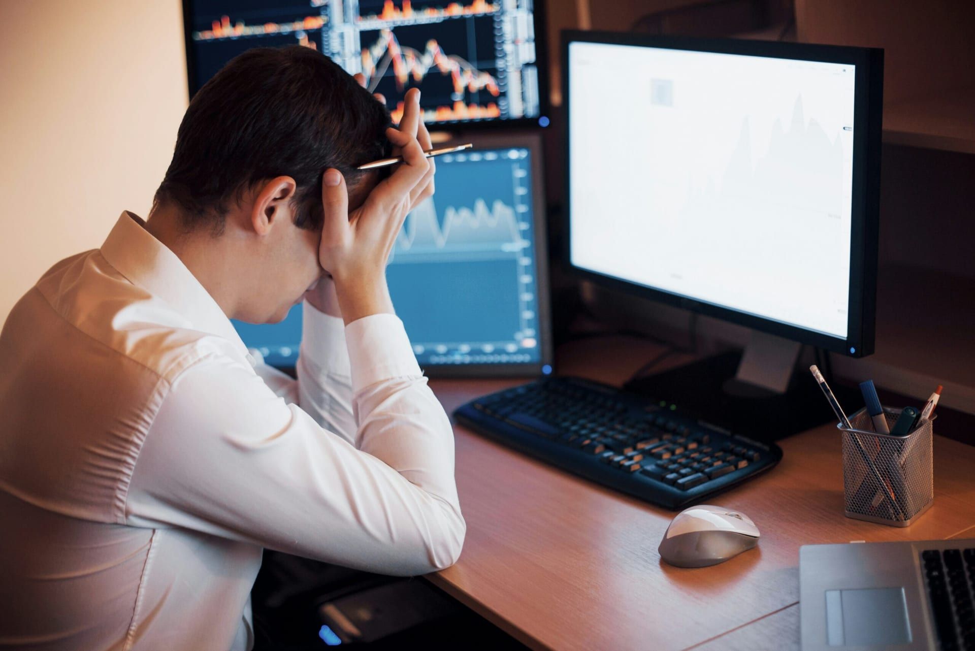US Stock Market Faces Headwinds Amid Economic Uncertainty