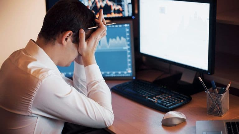 US Stock Market Faces Headwinds Amid Economic Uncertainty