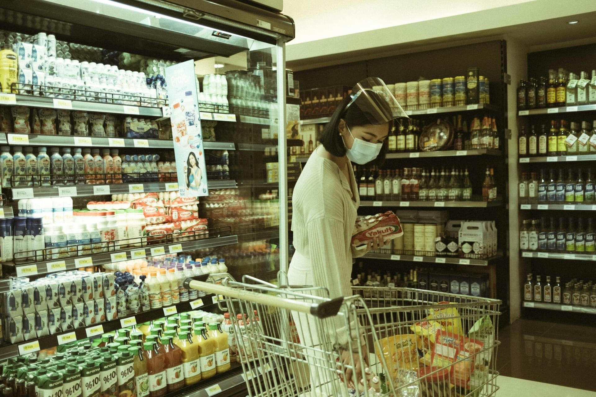 Declining Consumer Confidence Amid Persistent Inflation Concerns