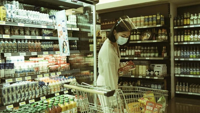 Declining Consumer Confidence Amid Persistent Inflation Concerns