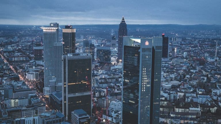 U.S. Investors Shift Focus Toward European and Emerging Markets Amid Declining Global Pessimism