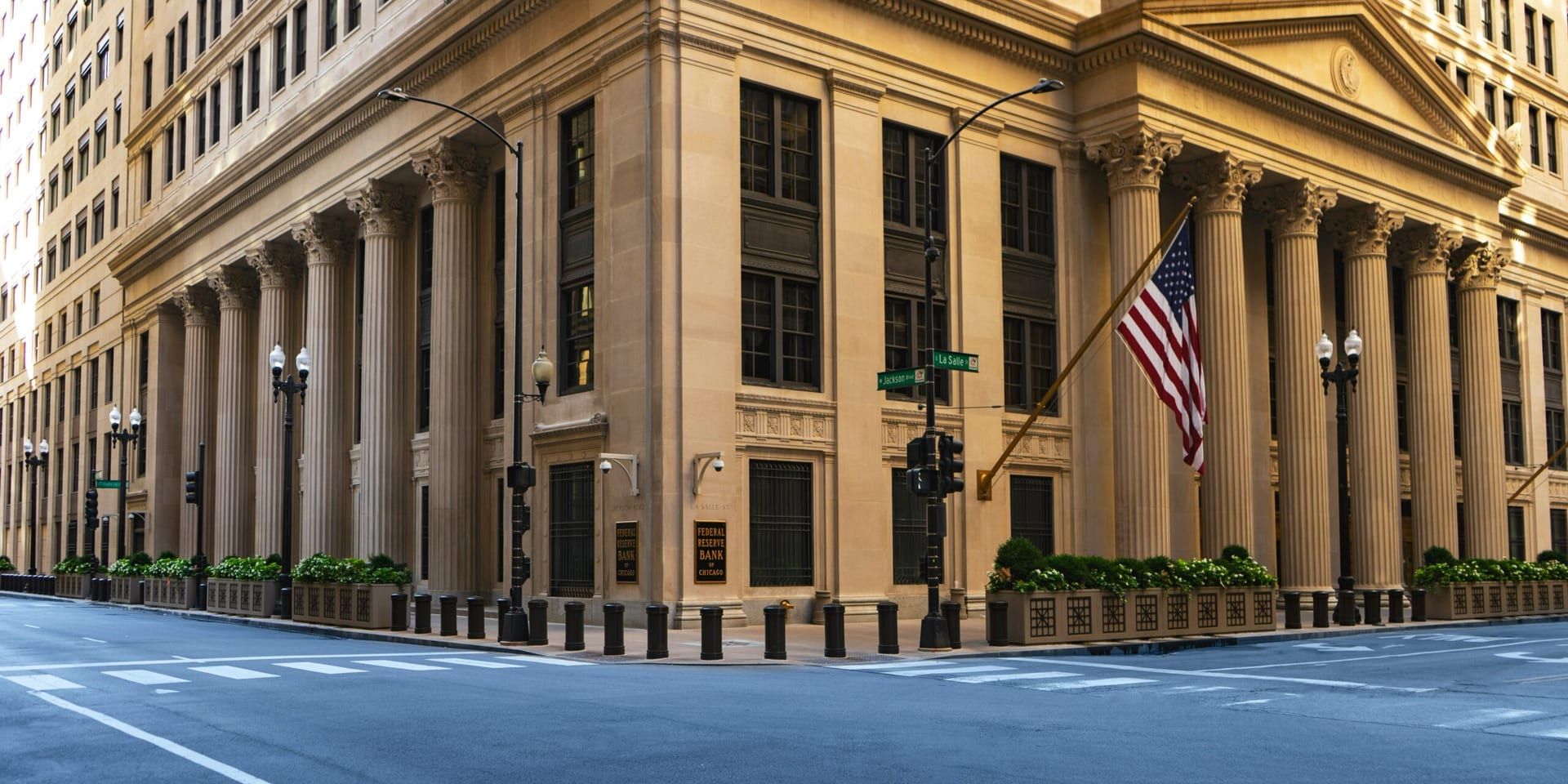 U.S. Corporations Lead Record Bond Issuance as Rate Cut Expectations Fuel Strategic Financing