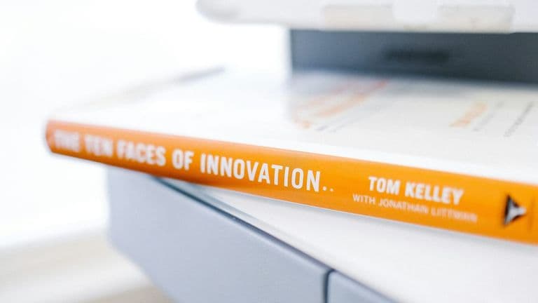 Leadership in the Digital Era: Navigating Innovation and Transformation