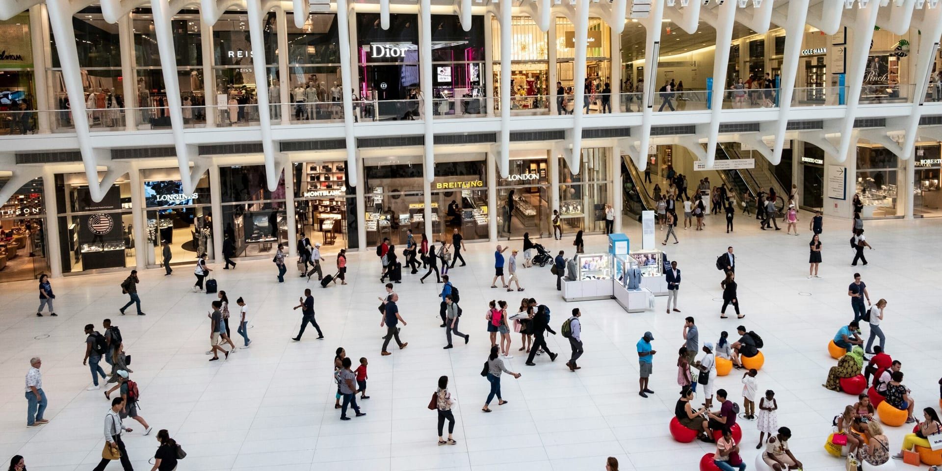 Retailers Navigate Mixed Earnings Amid Shifting Consumer Behavior and Ongoing Inflation