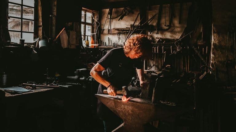 Adaptive Leadership for 2025: Embracing AI, Inclusion, and Lifelong Upskilling