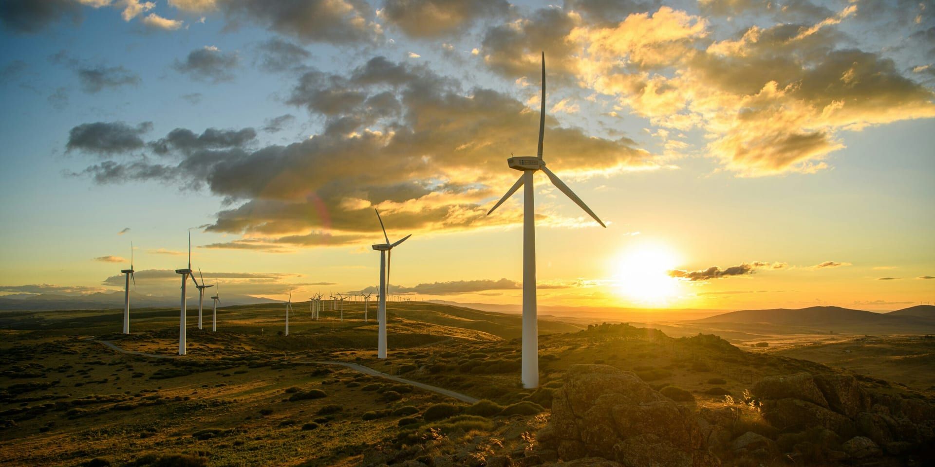 Global Clean Energy Investment to Hit Record $2.2 Trillion in 2025, Doubling Fossil Fuel Spending