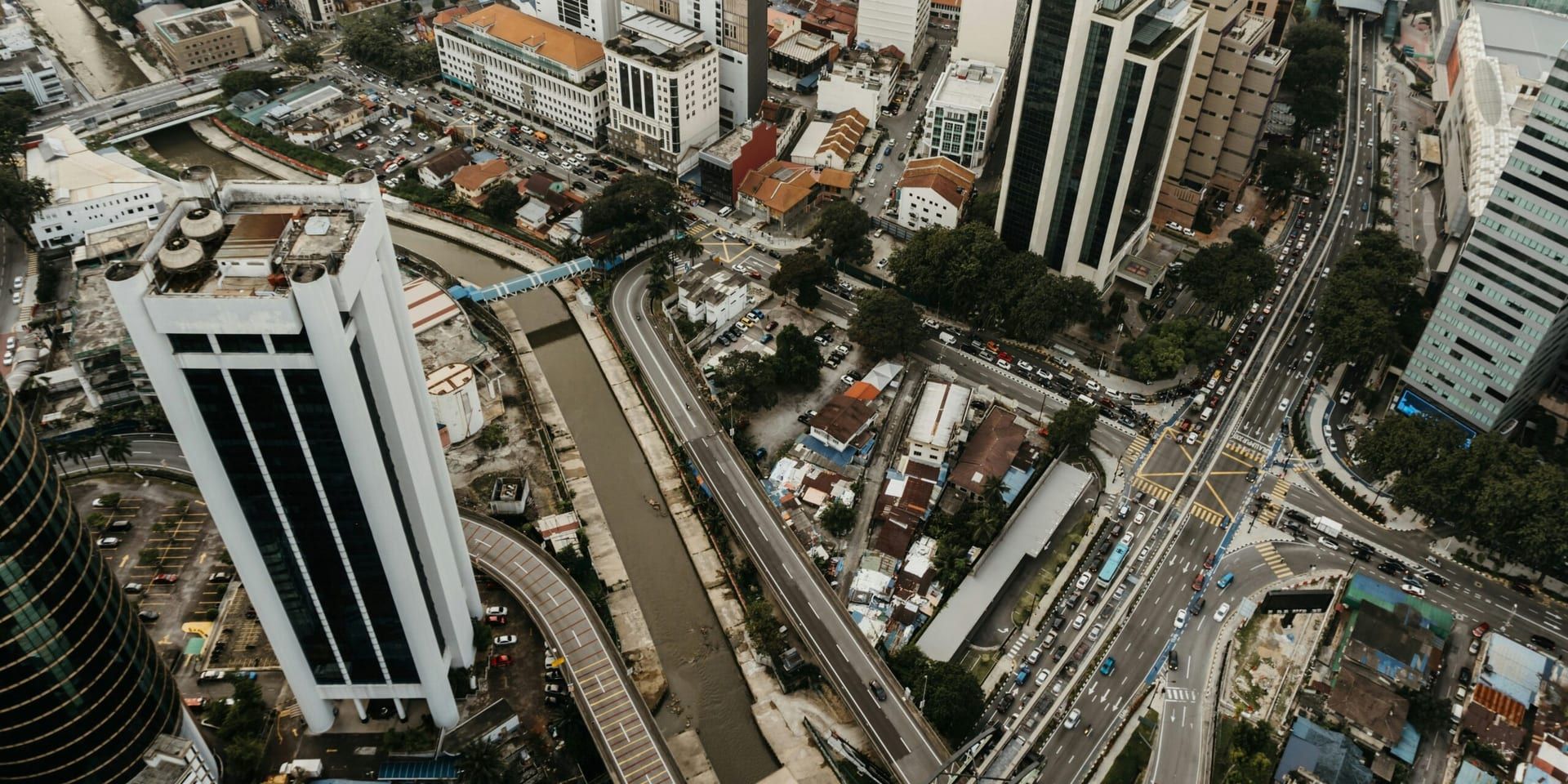 Middle‑Market Firms Pivot With Resilience Amid Economic Headwinds