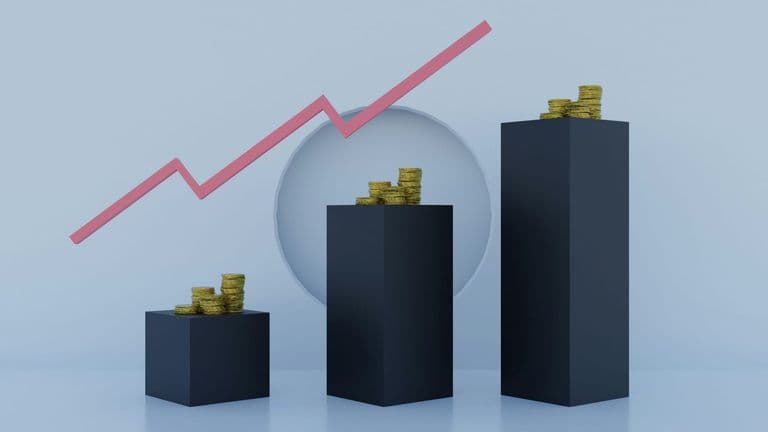 Global Economic Outlook: Stabilizing Growth Amid Policy Shifts