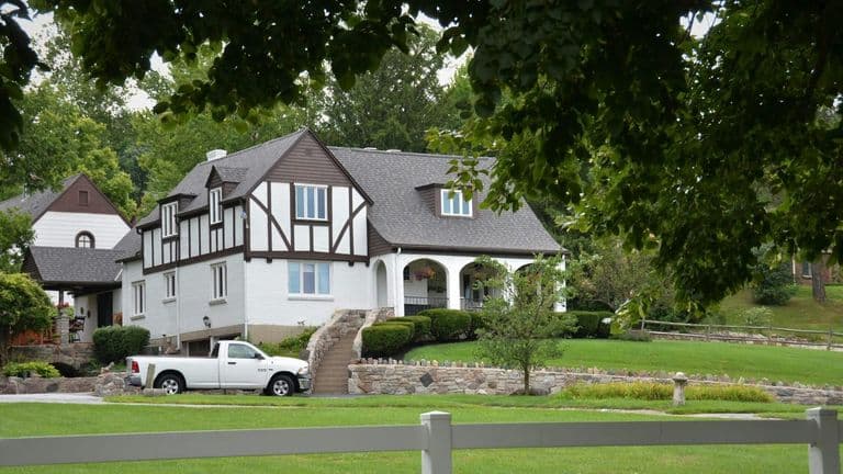 U.S. Homebuilder Confidence Inches Up, But Persistent Challenges Remain