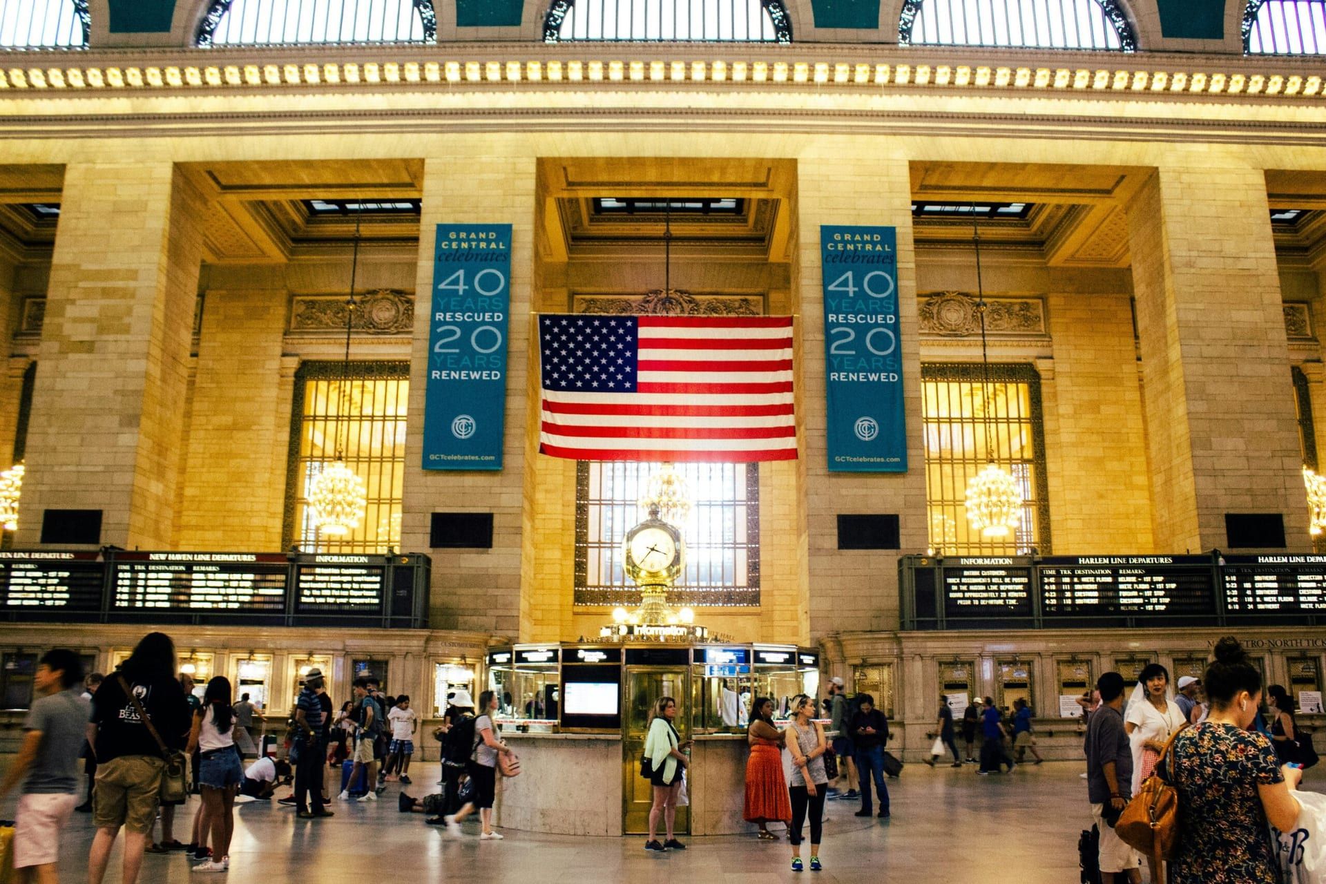 U.S. Economy Struggles as Growth Slows in Q2, 2022