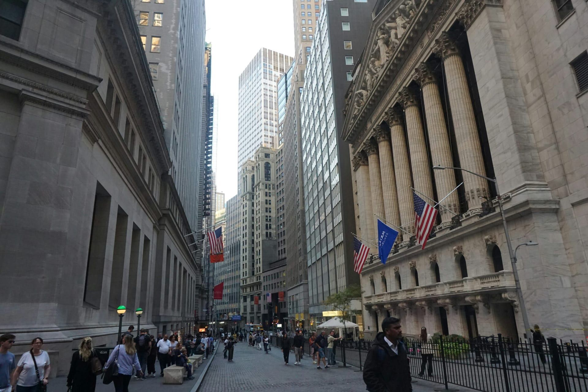 US Financial Markets Fall as Fed’s Hawkish Outlook Raises Concerns Over Economic Slowdown
