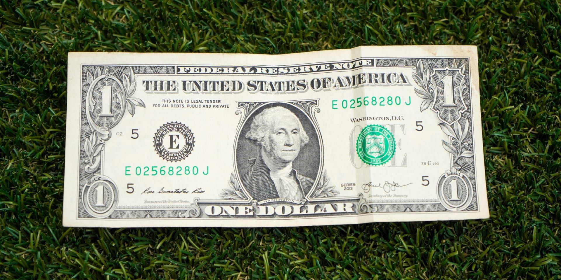 U.S. Dollar Strengthens as Fed Signals Further Rate Hikes Amid Inflation Concerns