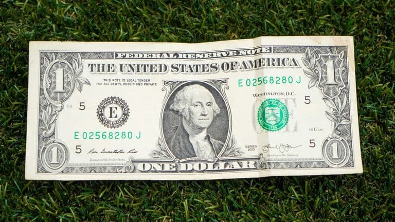 U.S. Dollar Strengthens as Fed Signals Further Rate Hikes Amid Inflation Concerns