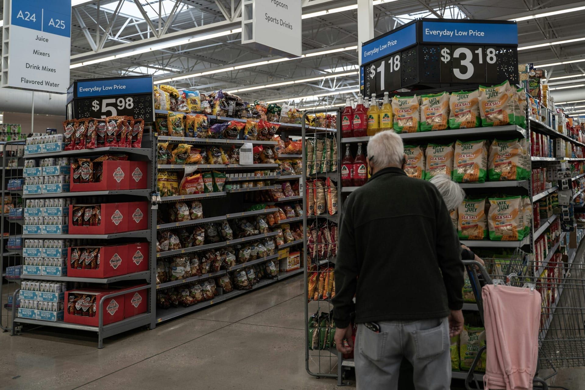 U.S. Consumer Confidence Takes a Hit Amid Economic Concerns