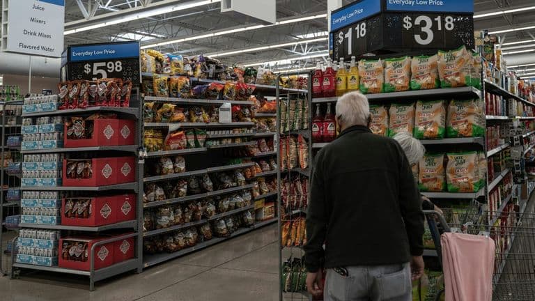 U.S. Consumer Confidence Takes a Hit Amid Economic Concerns