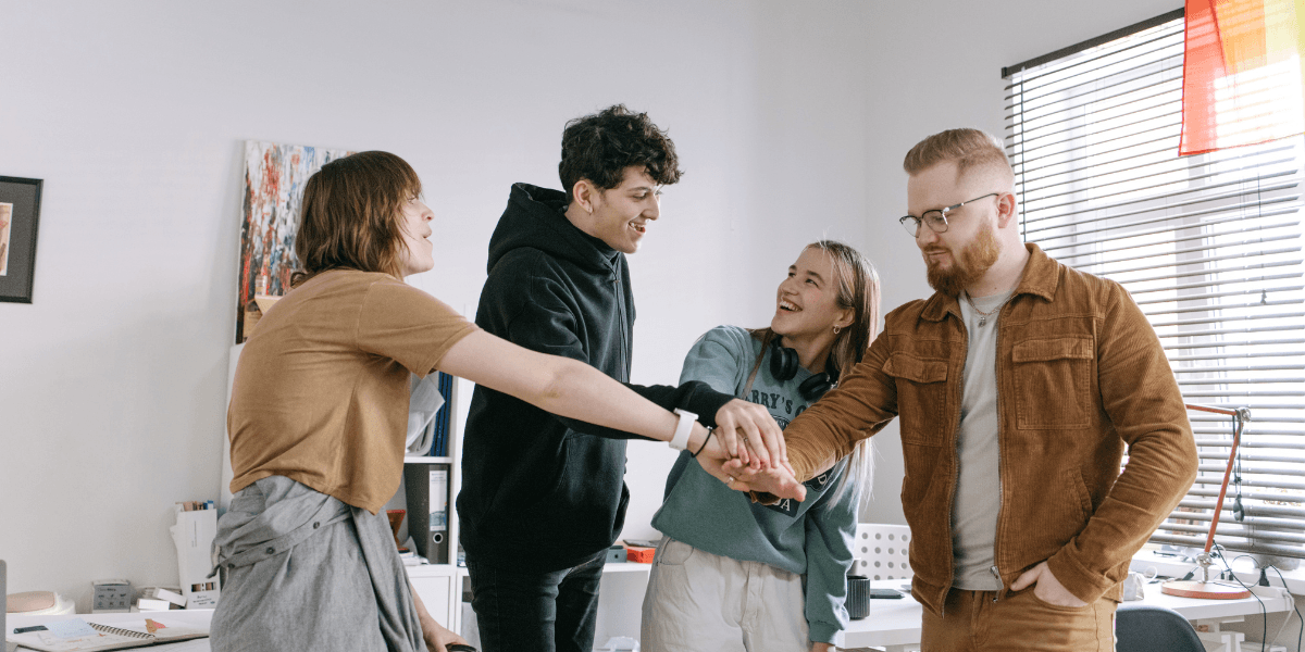 Emerging Trends in Leadership-Focused Digital Media: Growth, Community, and Purpose-Driven Platforms